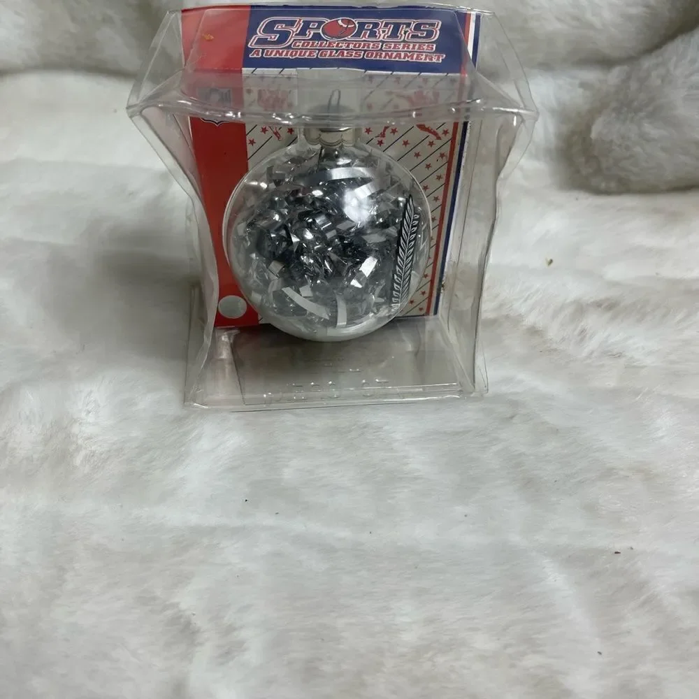 NFL sports Collectors Series Atlanta Falcon Christmas ball ornament falcon logo